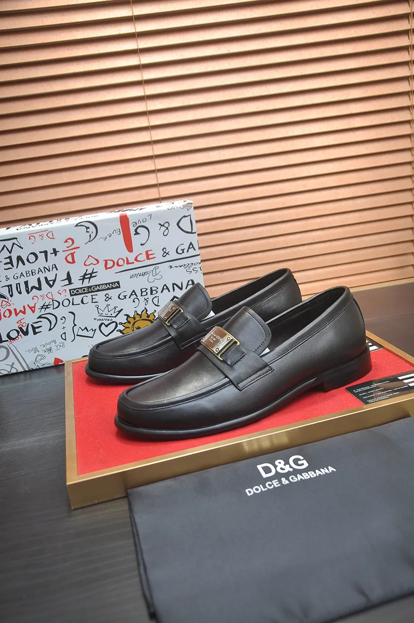 Men's men's shoes 💰540💶🌲 DG top 🔍🔍Men's new leather shoes 🚹 are on sale at the same time at the counter ⚠The uppers are imported cowhide from Italy, the entire imported cowhide lining, imported accessories 💪💪, completely 1⃣️ vs 1⃣️ replica 🇮 🇹💪💪, ⚠Sole: The original sole is specially provided by the original factory, the exclusive movable molded sole is super comfortable, ⚠The original factory follows the order, 🔍🔍high quality, you can enter and exit the counter at will, welcome to compare ⚠Size: 38-44 (45 customized)